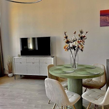 Loft Przy Placu Niepodleglosci Apartment Jelenia Gora Luaran gambar