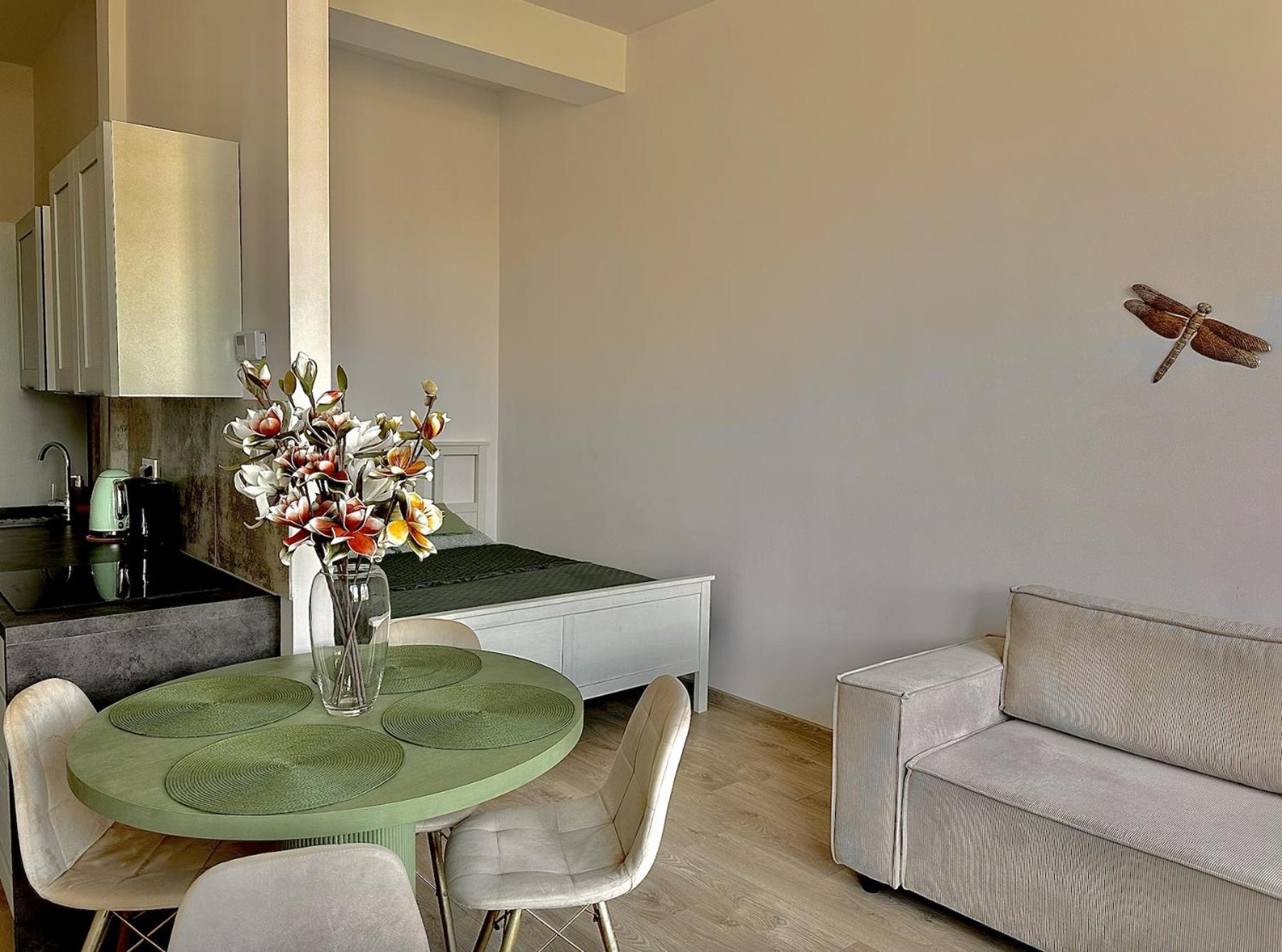 Loft Przy Placu Niepodleglosci Apartment Jelenia Gora Luaran gambar